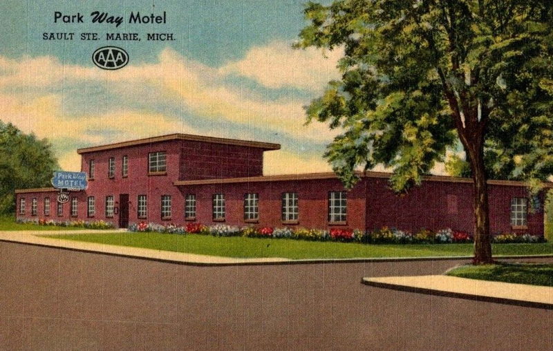 Parkway Motel (Park Way Motel) - Vintage Postcard (newer photo)